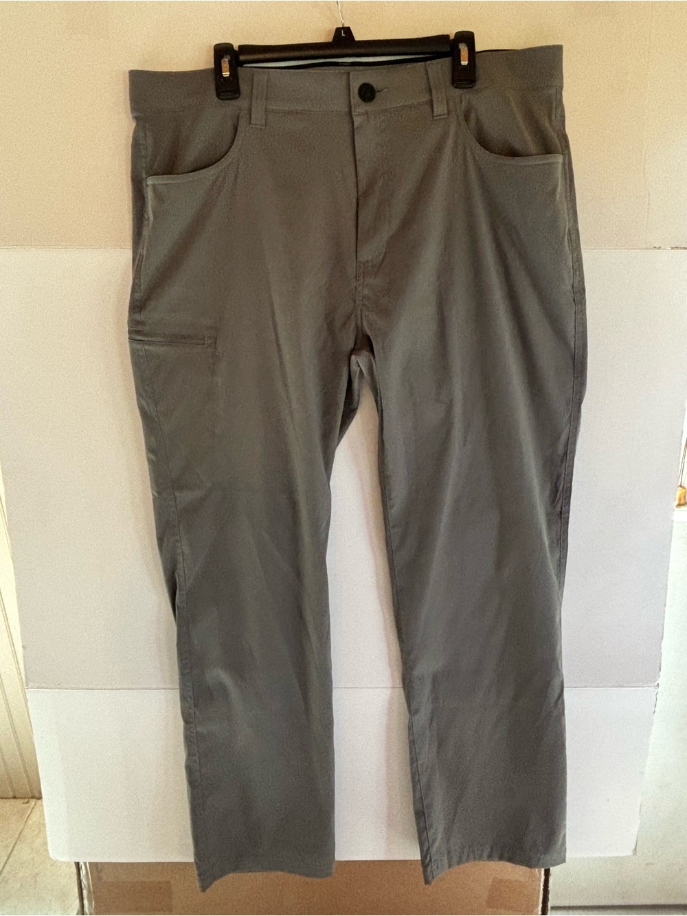 Orvis Men’s Gray Flat Front Straight Leg Regular Fit Microfiber Pants 38x32